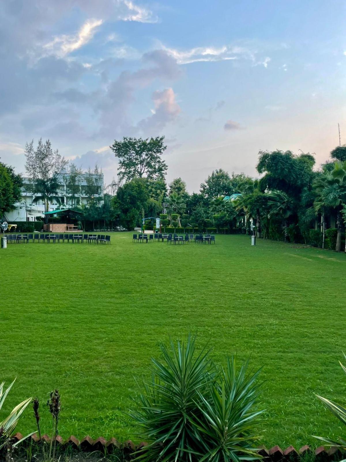 Winsome Resort & Spa Corbett Ramnagar  Luaran gambar